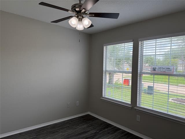 Building Photo - 817 Live Oak Dr