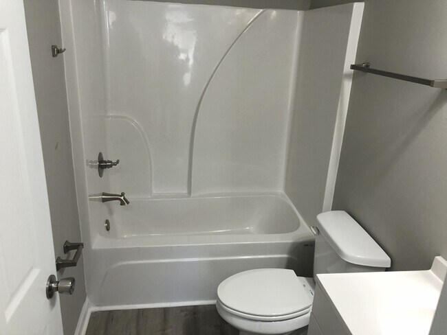 Building Photo - 28 Bill Rutledge Rd