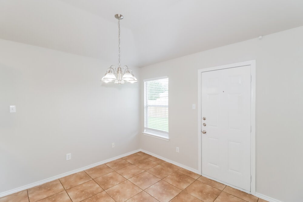 Building Photo - 102 Creek Ledge Dr