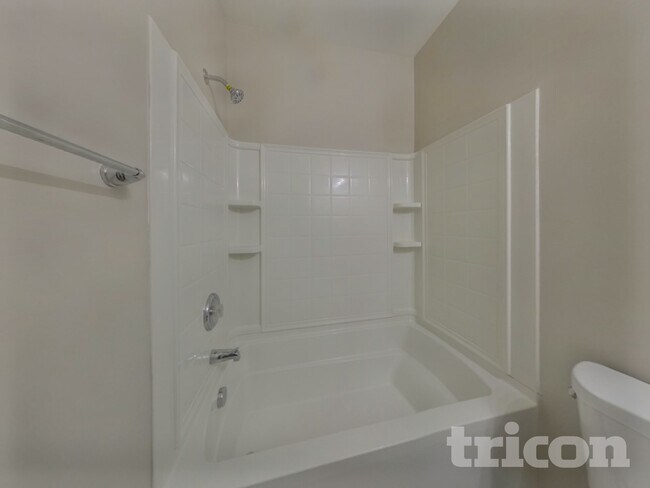 Building Photo - 510 Rook Rd