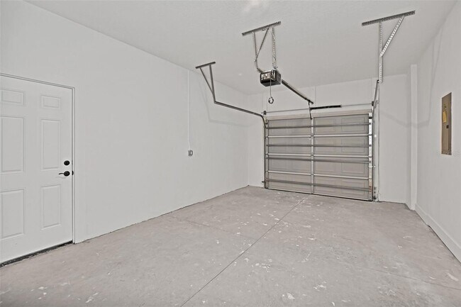 Building Photo - 13527 SW 100th Ln