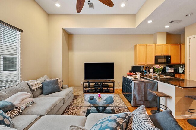 Building Photo - 4514 Center St