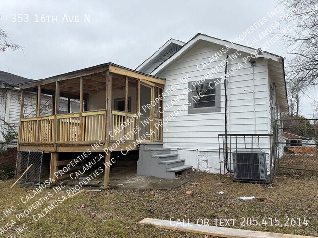 Building Photo - 353 16th Ave N