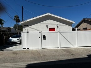 Building Photo - 10717 Amestoy Ave