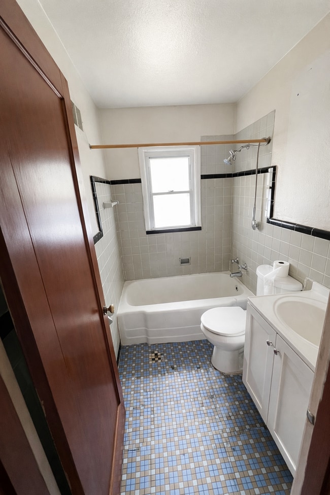 Building Photo - 9682 Lilly Jean Dr