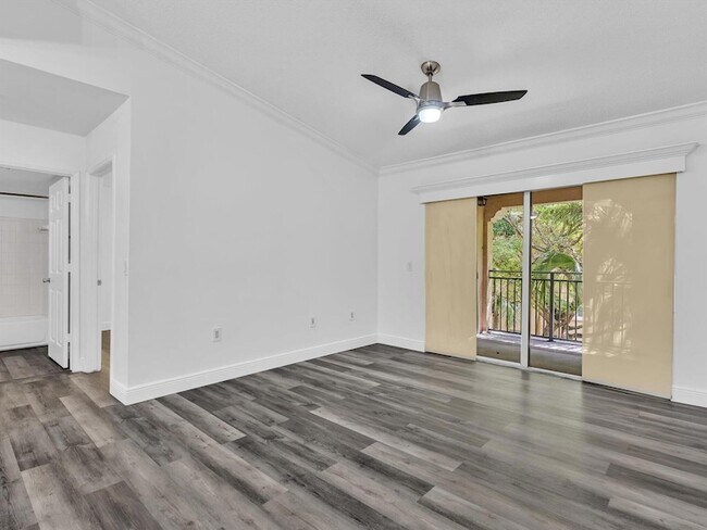 Building Photo - 2433 Centergate Dr