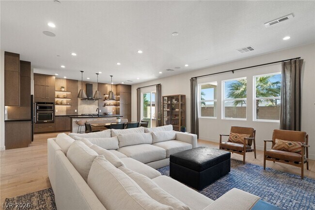 Building Photo - 10125 Sequoia Glen Ave