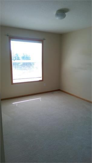 Building Photo - Gorgeous 5 Bedroom, 3 Bath Home in Plymouth - Unbeatable location! Available 9/10!