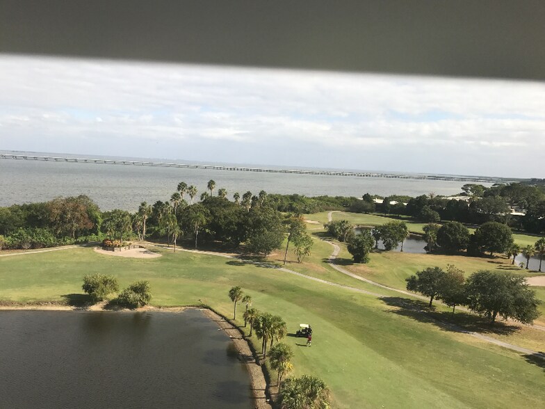 Building Photo - 2620 Cove Cay Dr