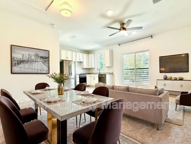 Building Photo - 728 Ellwood Ave