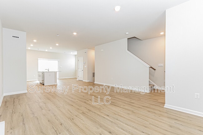 Building Photo - 204 Sandy Rdg Rd