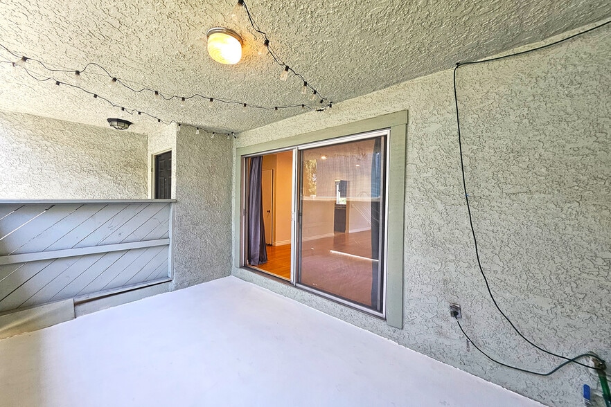 Building Photo - 1454 E Orange Grove Blvd