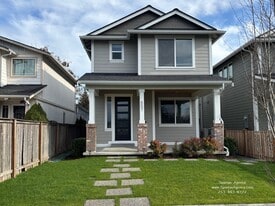 Building Photo - 507 15th St SE