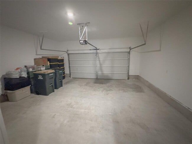 Building Photo - 2725 Woodall Dr