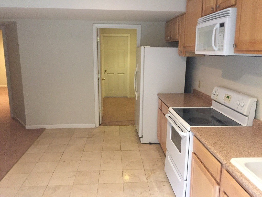 Kitchen 6 - 4300 Stablemere Ct
