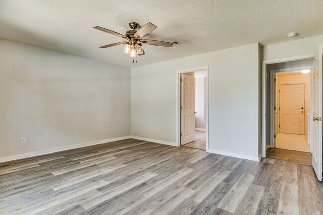 Building Photo - Welcome to your dream home! This stunning ...