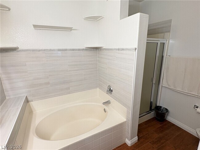 Building Photo - 5655 E Sahara Ave