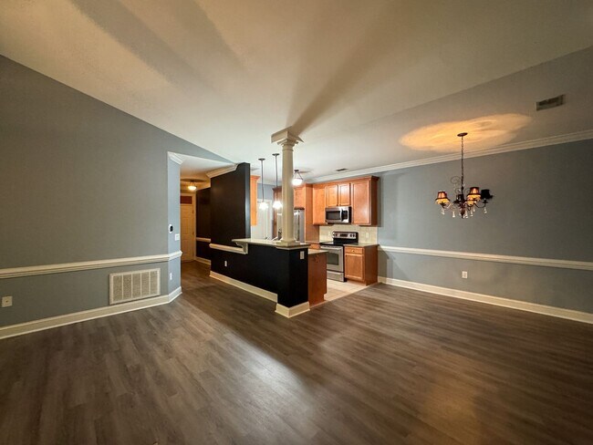Building Photo - Beautiful 3 Bed 2 Bath Condo with Communit...