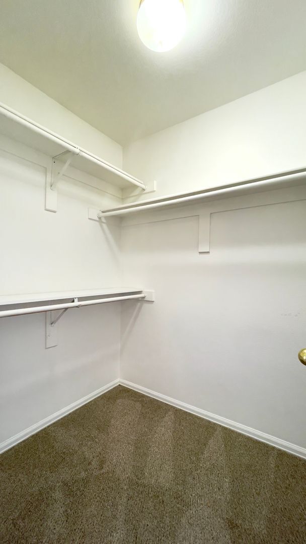 Building Photo - Upper 2 bed, 2 bath Condo on Leland for rent!