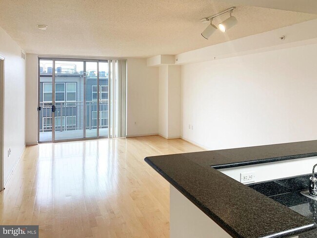 Building Photo - 2726 Gallows Rd