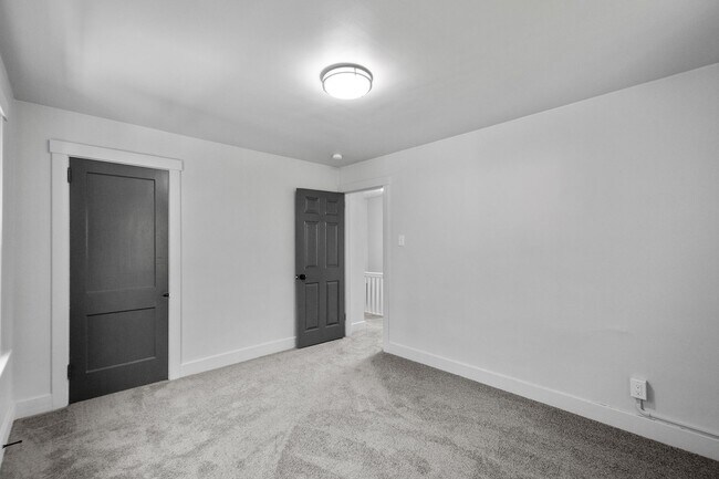 Building Photo - Amazing 3 bedroom home in Wilkinsburg available November 1!