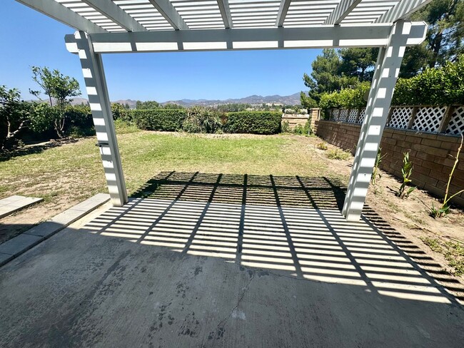 Building Photo - Lovely 3 bedroom single level home in Miss...