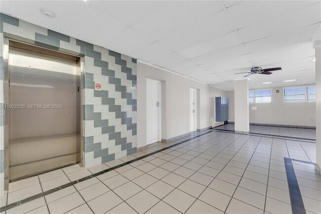 Building Photo - 16508 NE 26th Ave