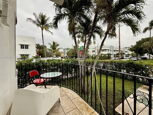 Building Photo - 600 12th St