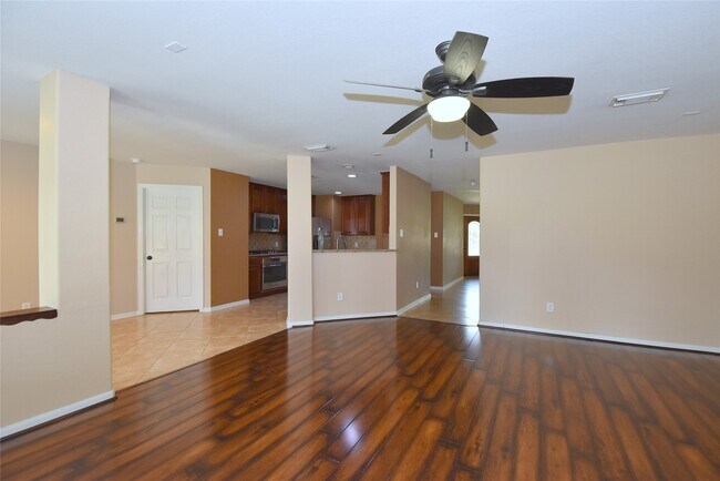 Building Photo - 21123 Amber Crossing Dr