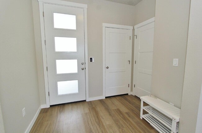 Building Photo - 496 N Tessa Ln