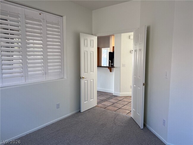 Building Photo - 3031 Scenic Valley Way