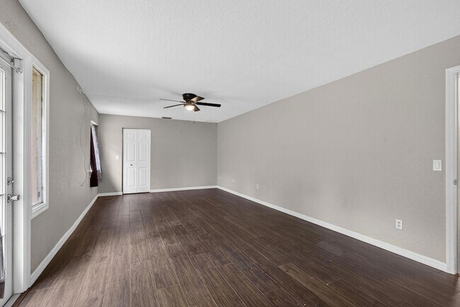 Building Photo - 16932 Okeechobee Blvd