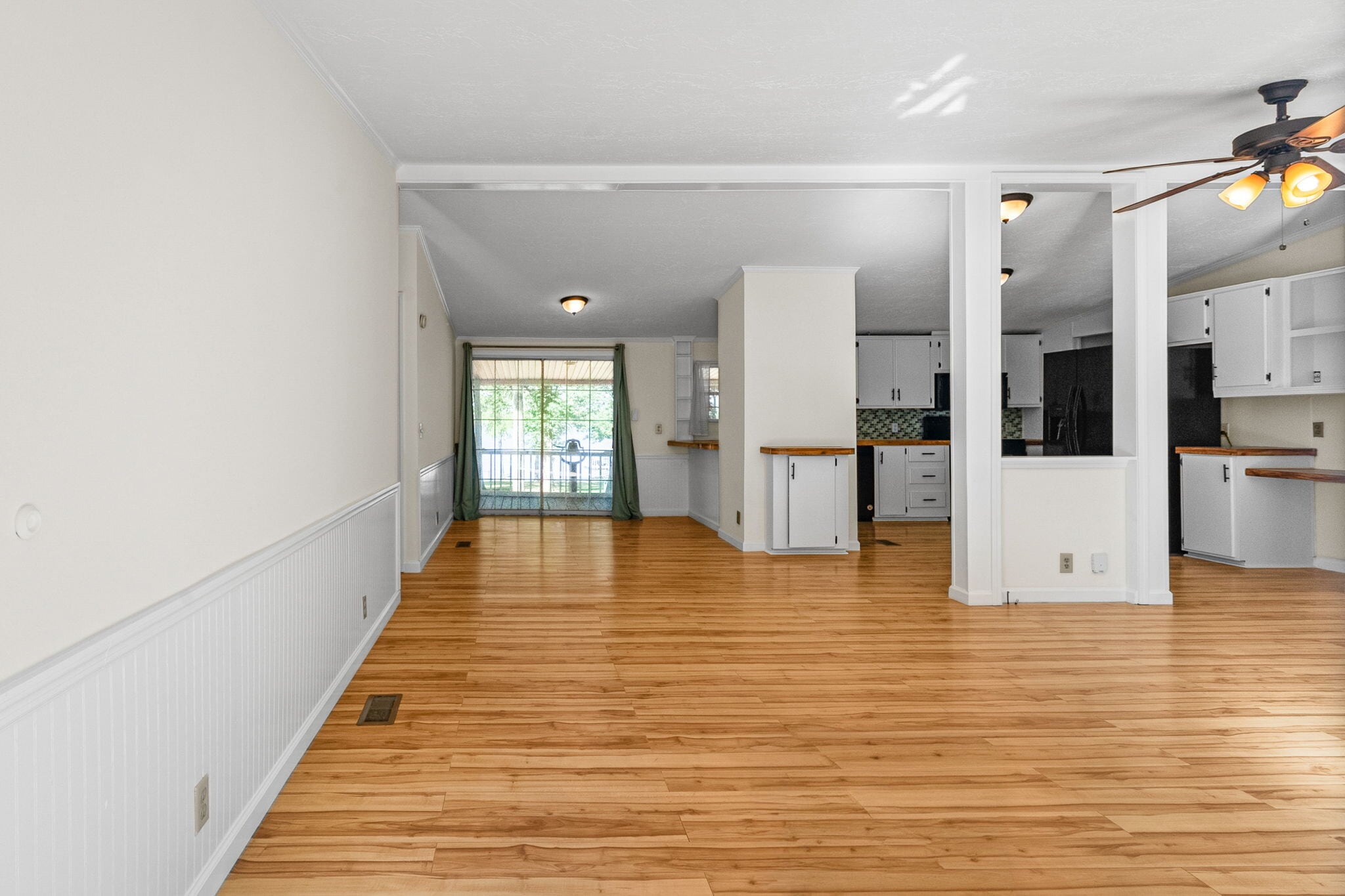 Building Photo - 315 Riverview Dr