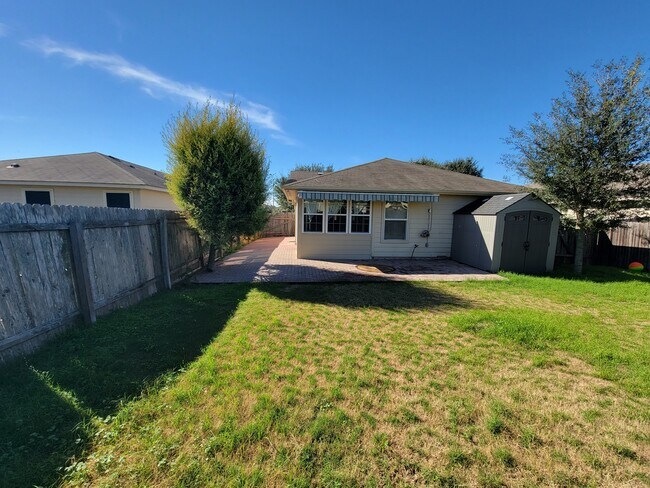 Building Photo - 2123 Wiltshire Dr