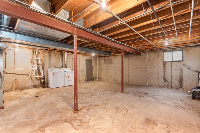 Building Photo - 116 Waxwing Ave