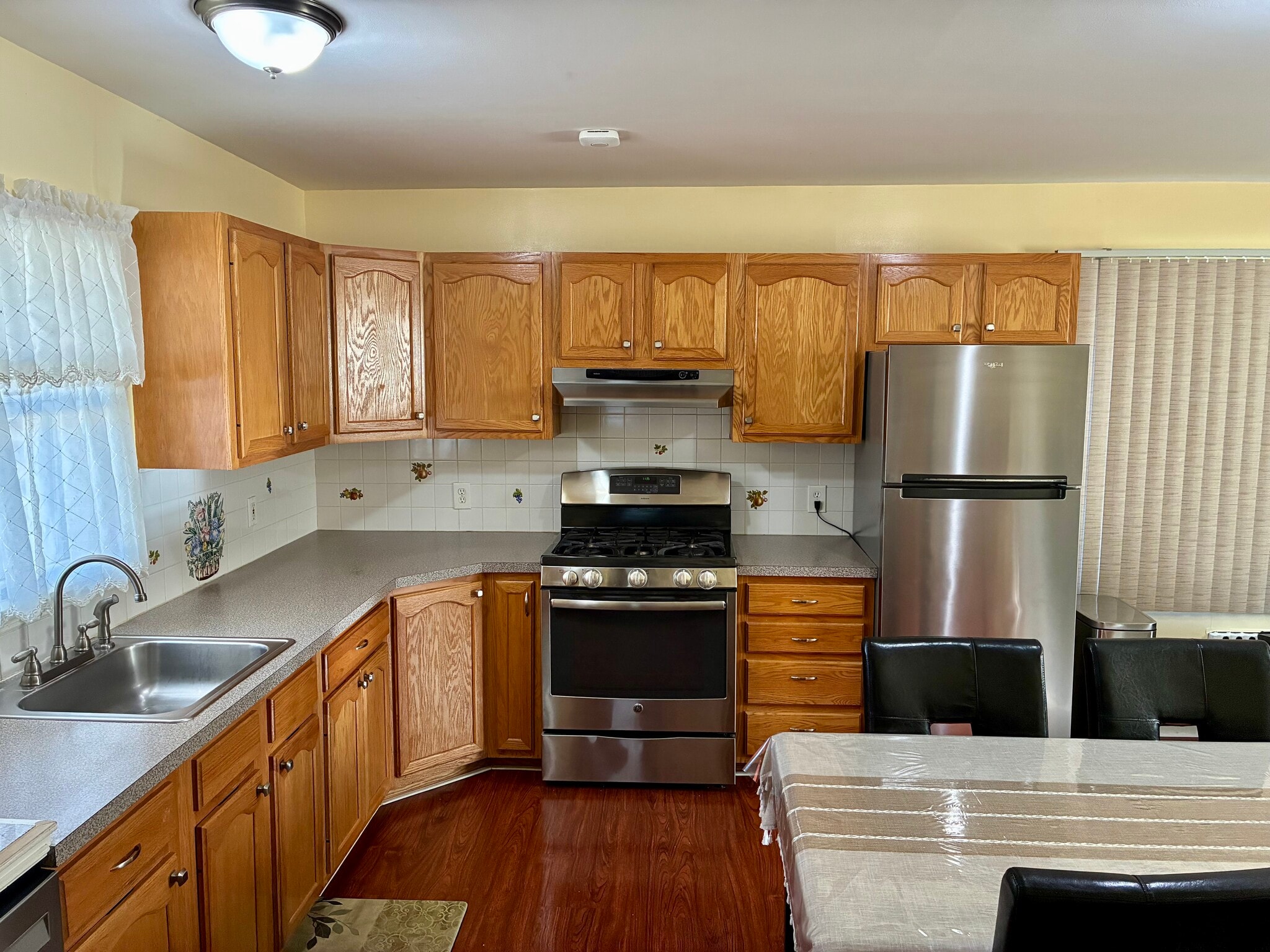 Building Photo - 42 Primrose St