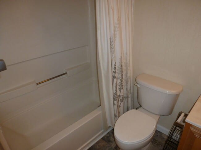 Building Photo - Two Bedroom, Two and a Half Bath Townhome ...