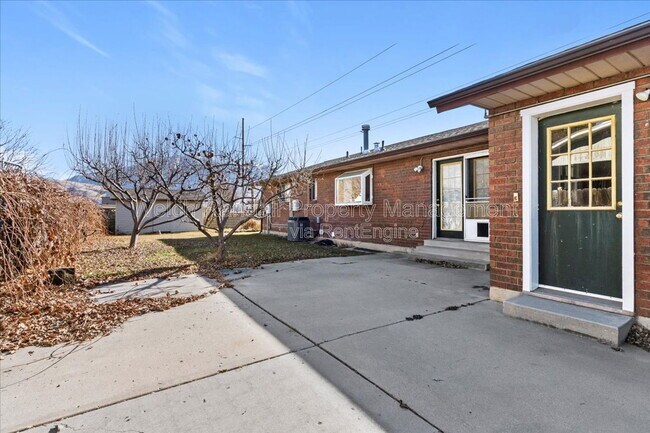 Building Photo - 632 W 1600 N