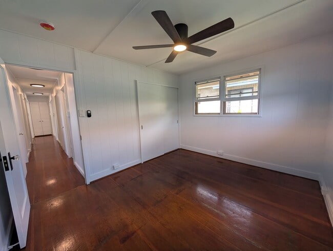 Building Photo - Ocean view upstairs 3 bed 2 bath 2 parking duplex near Likelike Hwy