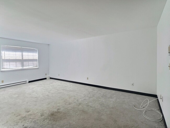 Building Photo - 360 Palisade Ave