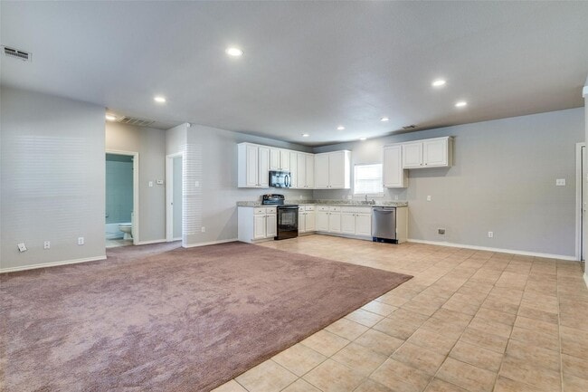 Building Photo - 8690-8690 Holly St