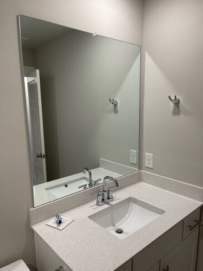 Building Photo - Stunning home in Murfreesboro