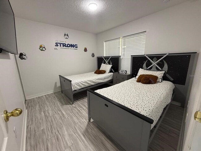 Building Photo - 959 Sandy Ridge Dr