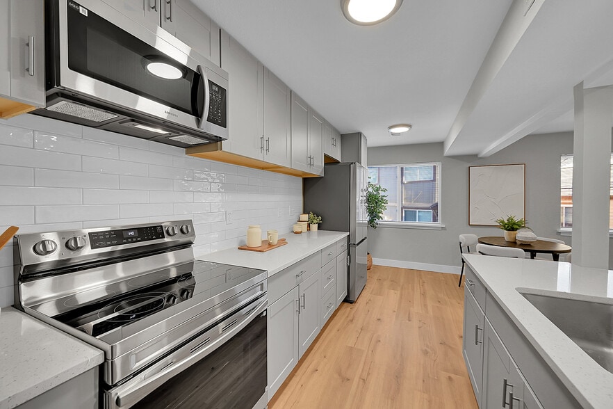 Building Photo - 7700 W Glasgow Pl