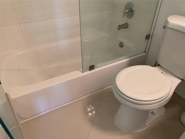 Building Photo - 2715 Tigertail Ave