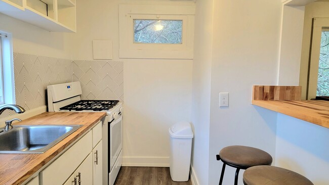 Building Photo - 044SCobert5503