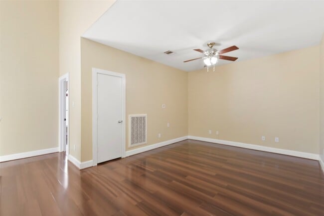 Building Photo - 9810 Marlink