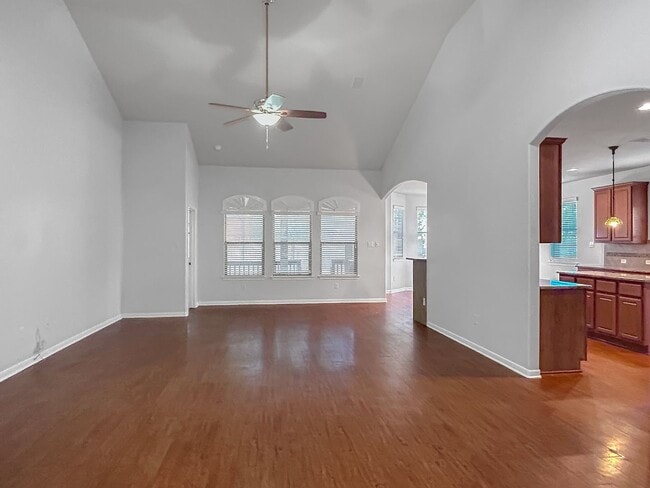 Building Photo - Spacious and Stylish in Schertz!