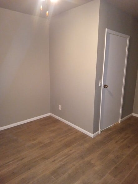 Building Photo - 11619 Archwood St