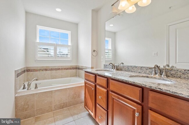 Building Photo - 13312 Waterford Hills Boulevard